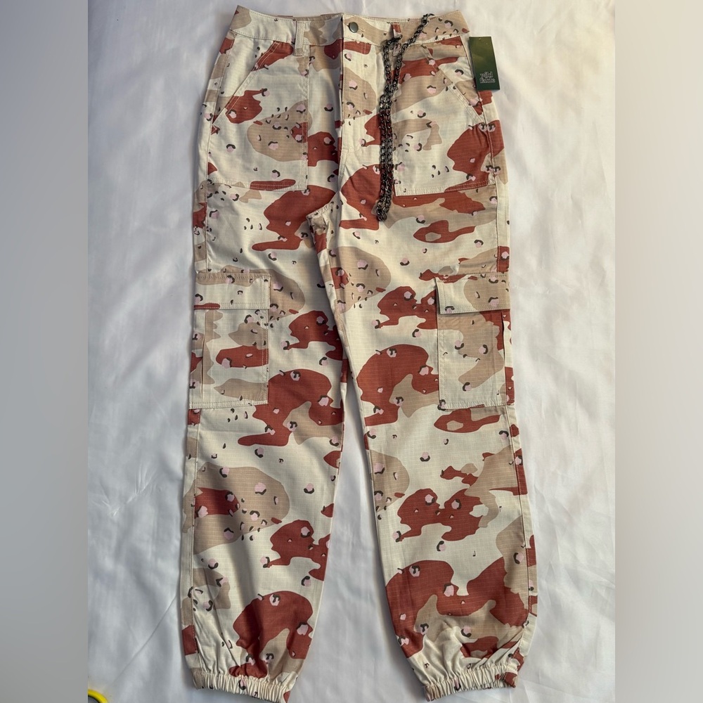 Wild Fable Camouflage Cargo Pants in Earthy Tones 10